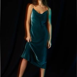 Aritzia Wilifred CANTO dress in green velvet! Like new!